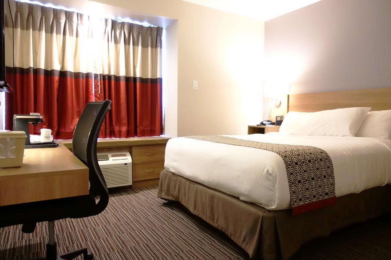 Microtel Casselman Luaran gambar