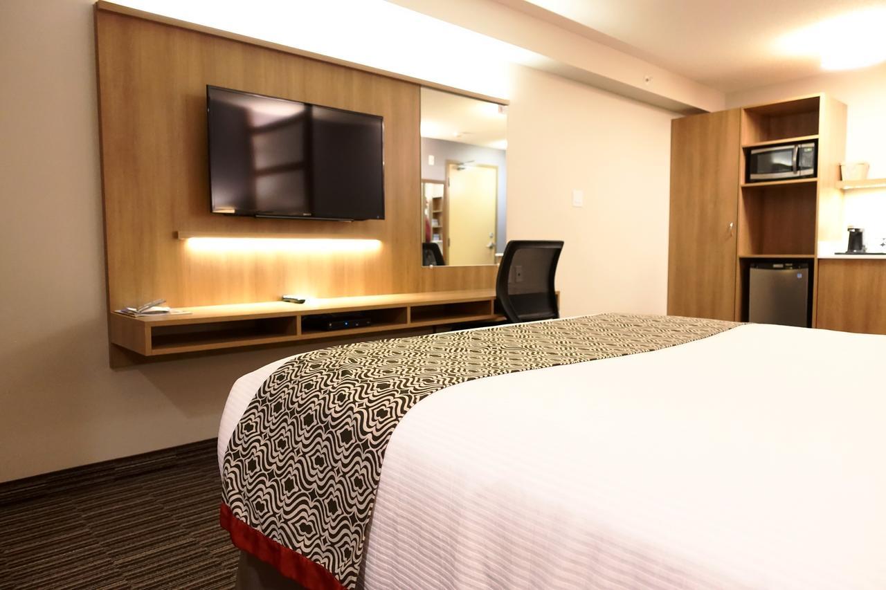 Microtel Casselman Luaran gambar